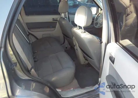 2010 Ford Escape Xlt z USA, uszkodzony, nr VIN 1FMCU0D75AKA35465